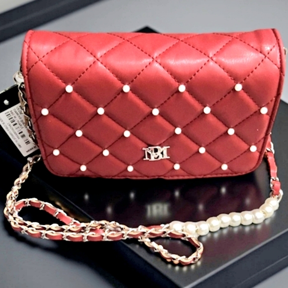 NWT Badgley Mischka Red Quilted Crossbody Bag with Pearl Accents - Picture 2 of 12